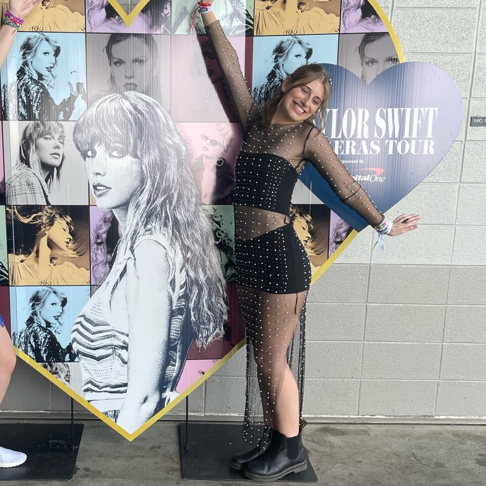 Eras tour reputation outfit